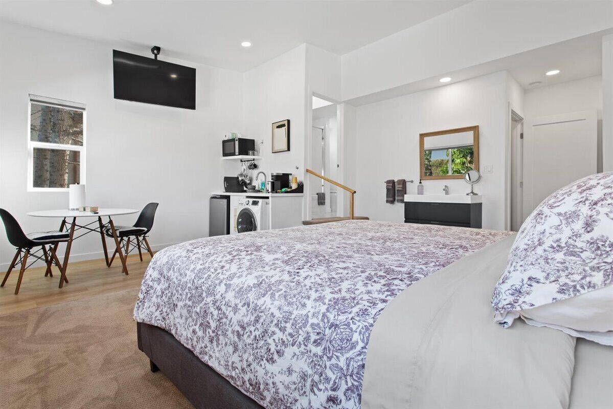 1 makuuhuone, silitysrauta/-lauta, vuodevaatteet