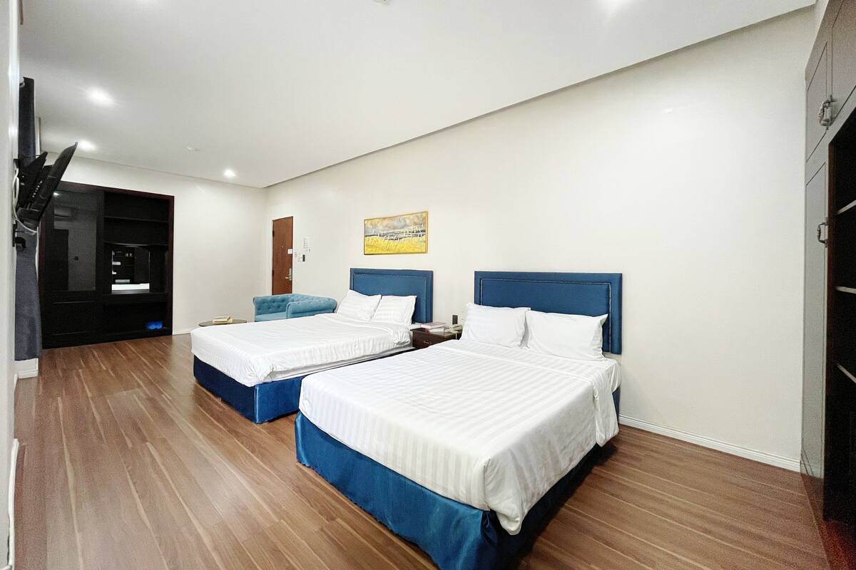 Family Double Room, 2 Queen Beds | In-room safe, soundproofing, iron/ironing board, free WiFi