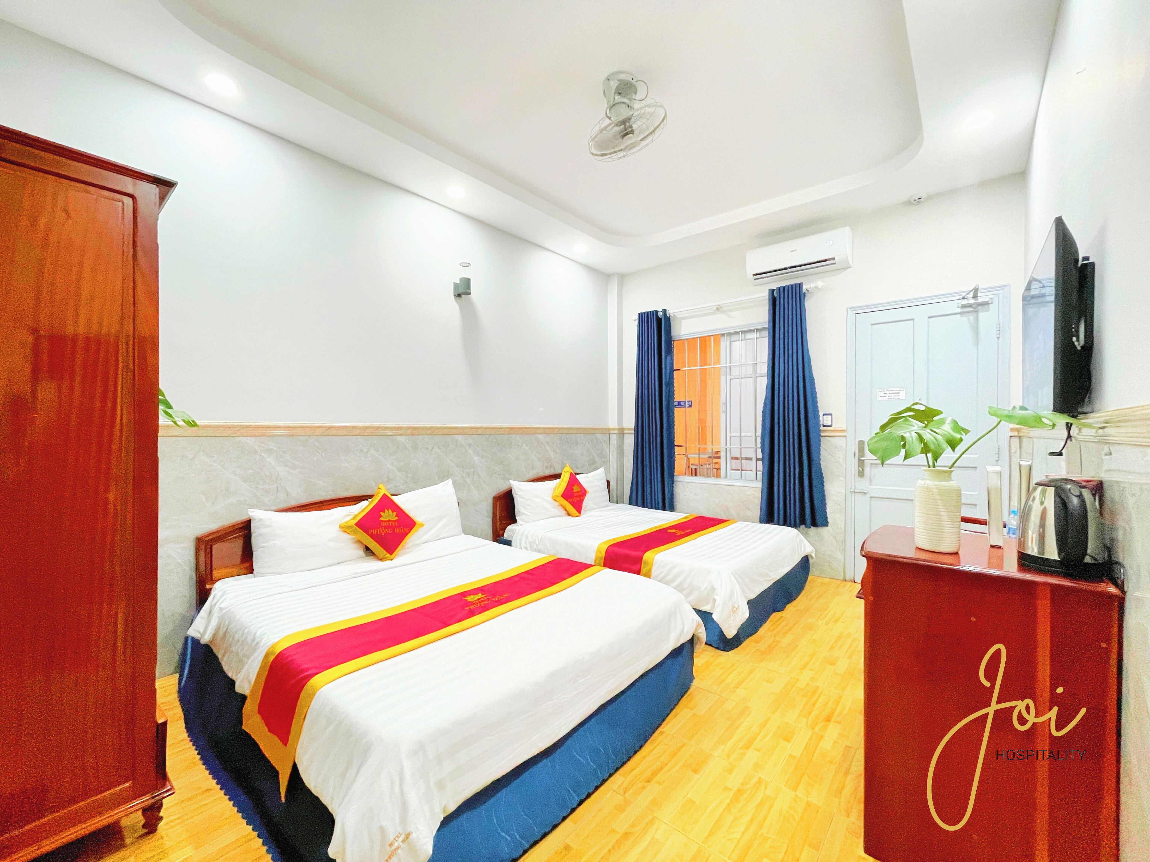 Family Double Room, 2 Queen Beds | Desk, laptop workspace, blackout drapes, iron/ironing board