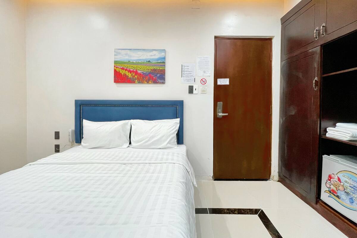 Standard Double Room | In-room safe, soundproofing, iron/ironing board, free WiFi