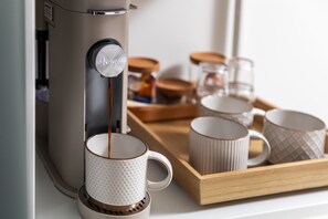 قهوة و/أو ماكينة صنع القهوة