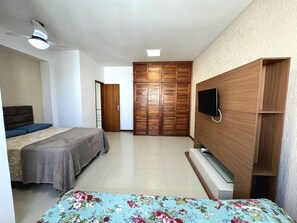 4 chambres, fer et planche à repasser, Wi-Fi, draps fournis