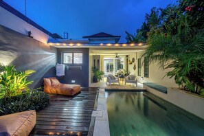 Outdoor pool - Villa 111 – Romantic 1BR Villa in Batu Belig (Kabupaten Badung)