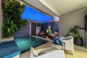 Outdoor pool - Villa 111 – Romantic 1BR Villa in Batu Belig (Kabupaten Badung)