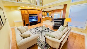 TV, fireplace - Luxury Home (Surrey)