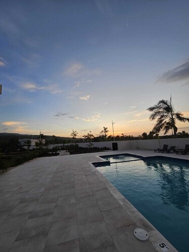 1BR Luxury Condo Unit  w/