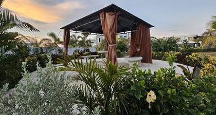 1BR Luxury beachfront Condo in Gated Estate w/ beach club