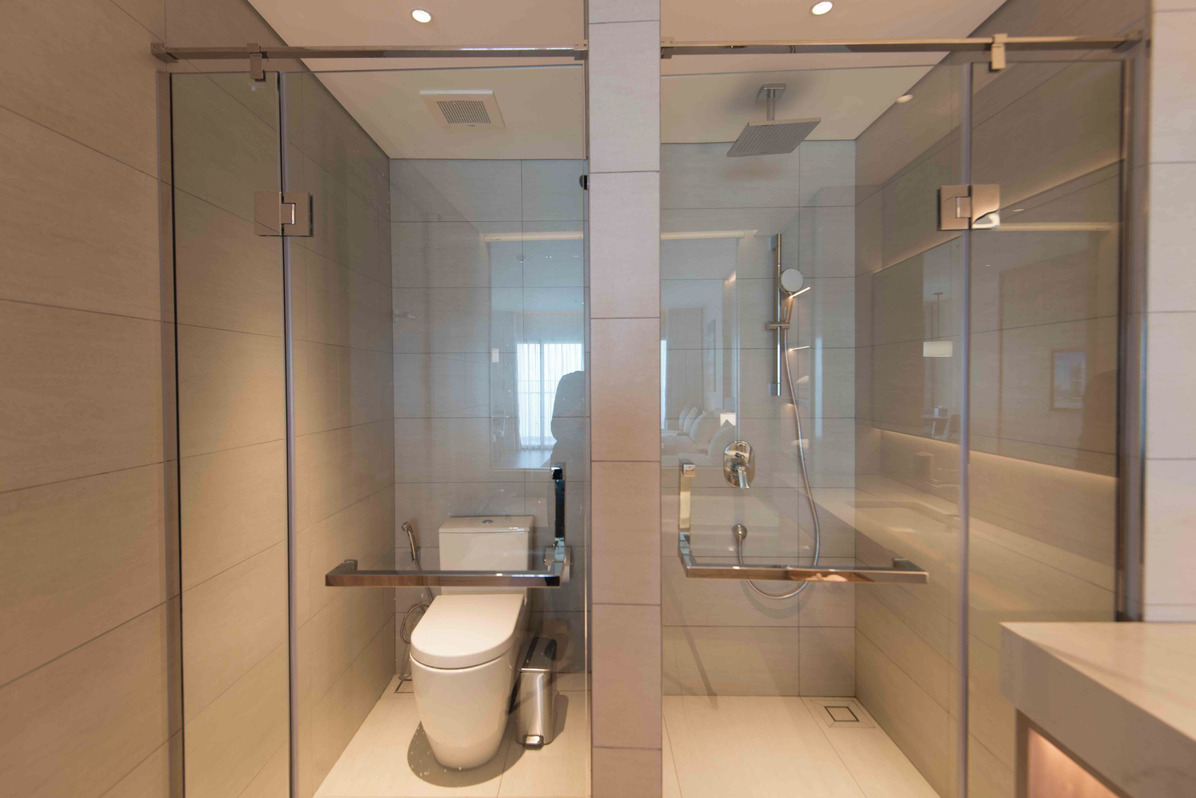 Boblebad, hårføner, bidé og håndklær