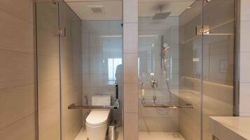 Jetted bath, hair dryer, bidet, towels