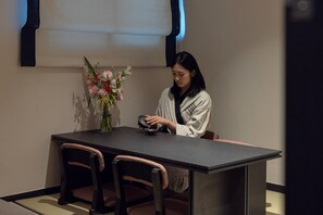 Desk, laptop workspace, free WiFi