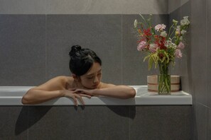 2PC | Desk, laptop workspace, free WiFi, bed sheets - Mitasuya Ryokan & Hotel Daejeon Yongjeon (Daejeon)