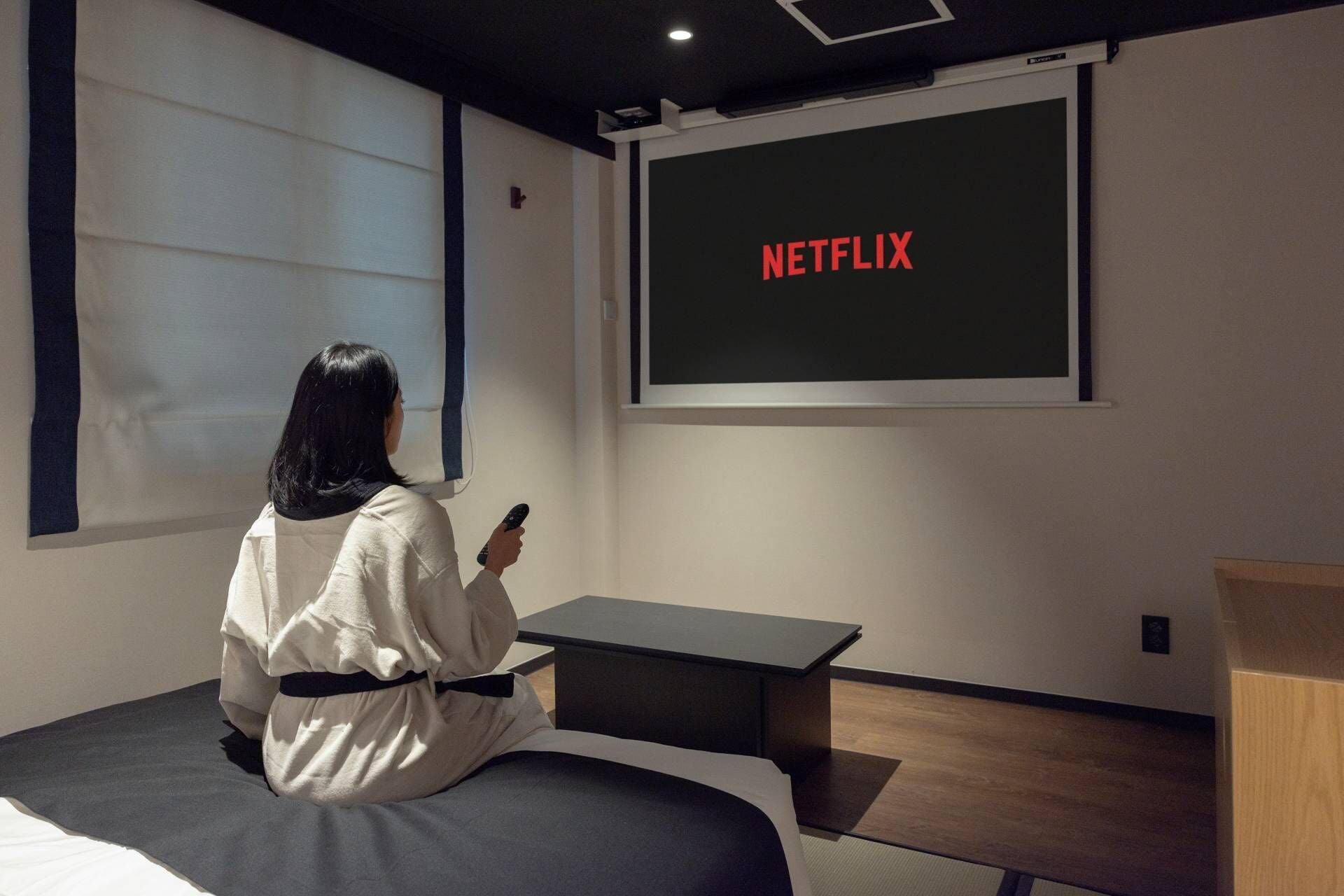 Movie | Desk, laptop workspace, free WiFi, bed sheets