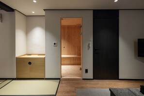 Signature | Desk, laptop workspace, free WiFi, bed sheets