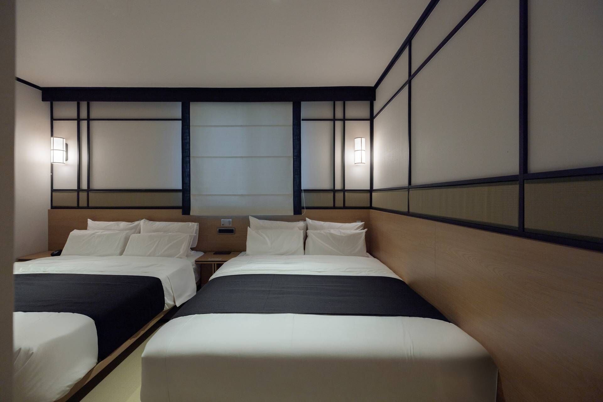 Signature | Desk, laptop workspace, free WiFi, bed sheets