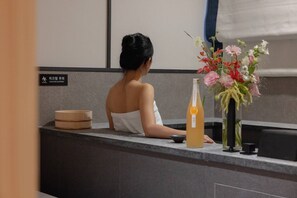 Signature | Een bureau, een laptopwerkplek, gratis wifi