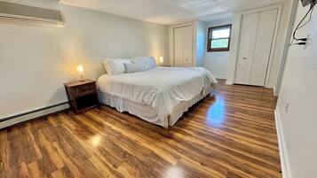 3 slaapkamers, een strijkplank/strijkijzer, wifi, beddengoed