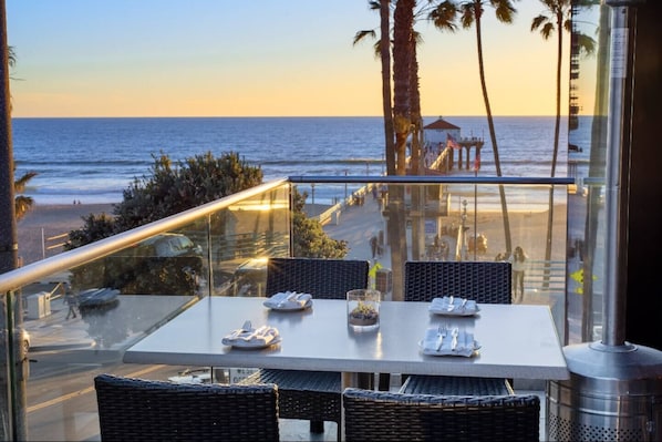 屋外ダイニングエリア