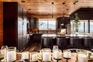 Fridge, microwave, oven, stovetop - SAUNA/Pool/Hot Tub/Private Playground/Fire Pit - Smoky Mountain View Lodge (Gatlinburg)