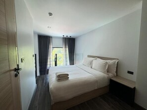 Caja fuerte, decoración individual, mobiliario individual y escritorio