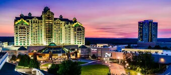 Escape to the Thames: Quaint Groton Retreat