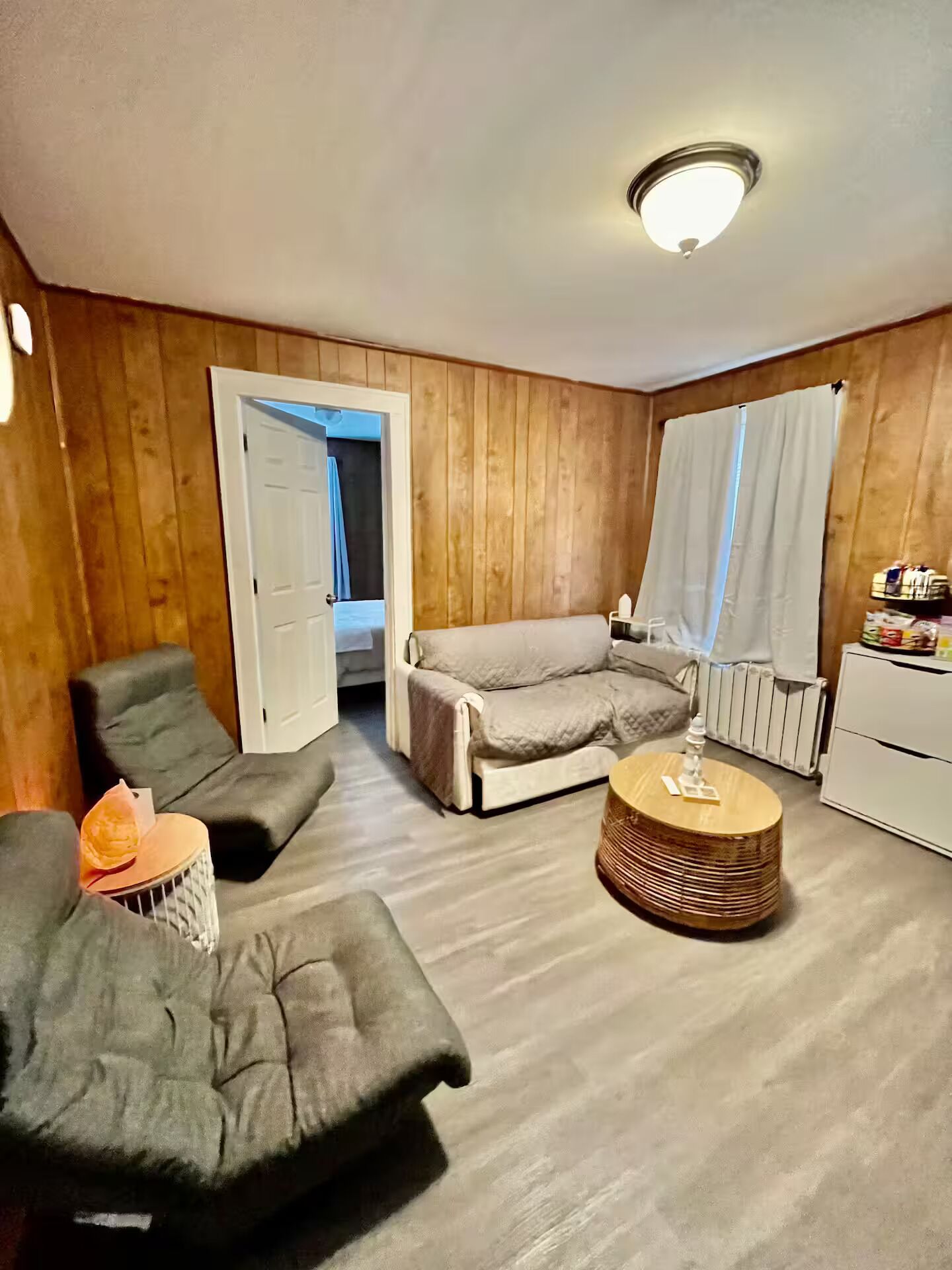 Smart-TV, Kamin, Videospiele, DVD-Player