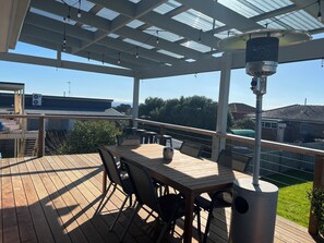 تناول الطعام بالخارج