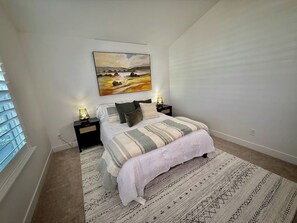 4 makuuhuonetta, työpöytä, vauvan matkasänky, ilmainen Wi-Fi