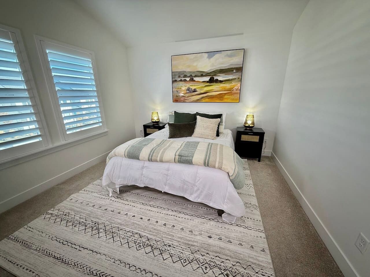 4 bedrooms, desk, iron/ironing board, travel crib