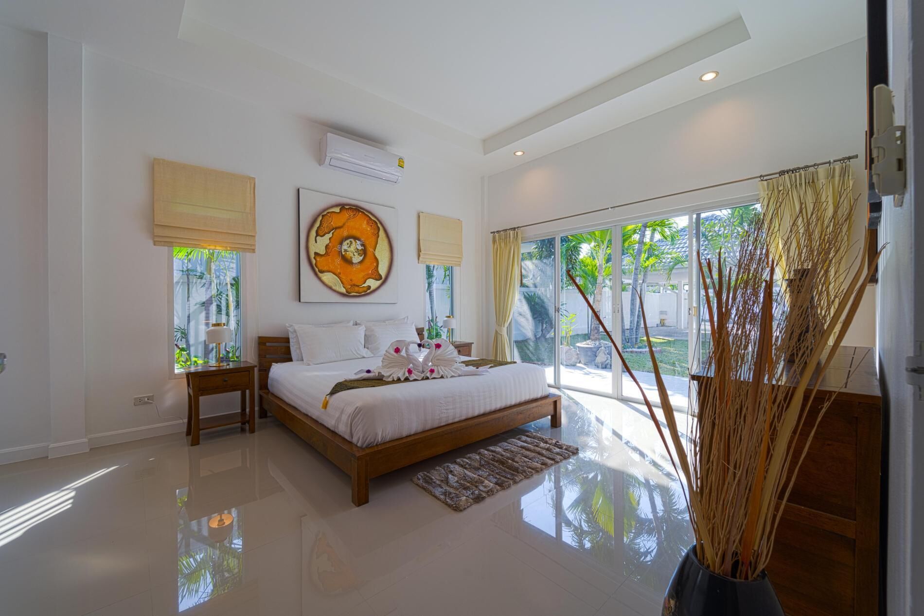 Villa, 3 habitaciones, piscina privada, vistas al jardín | Caja fuerte, cortinas opacas, tabla de planchar con plancha