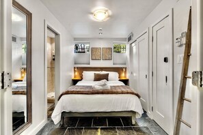 2 عدّة غرف نوم ومكواة/لوح كي وسرير سفر وواي فاي مجانًا