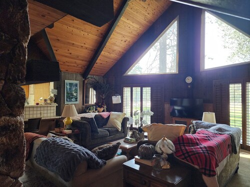 Charming 3-bedroom country house with AC and fitness room in Shingletown