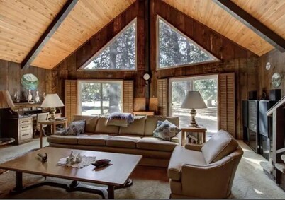 Charming 3-bedroom country house with AC and fitness room in Shingletown