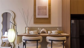 Studio | In-room dining - Armani Residence Kuala Lumpur (Kuala Lumpur)