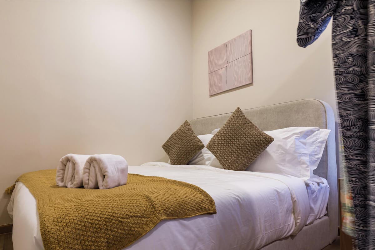 Apartment, 1 Schlafzimmer | Individuell dekoriert, Schreibtisch, Verdunkelungsvorhänge