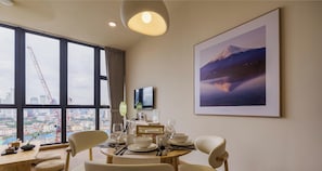 Apartment, 1 Schlafzimmer | Essbereich im Zimmer