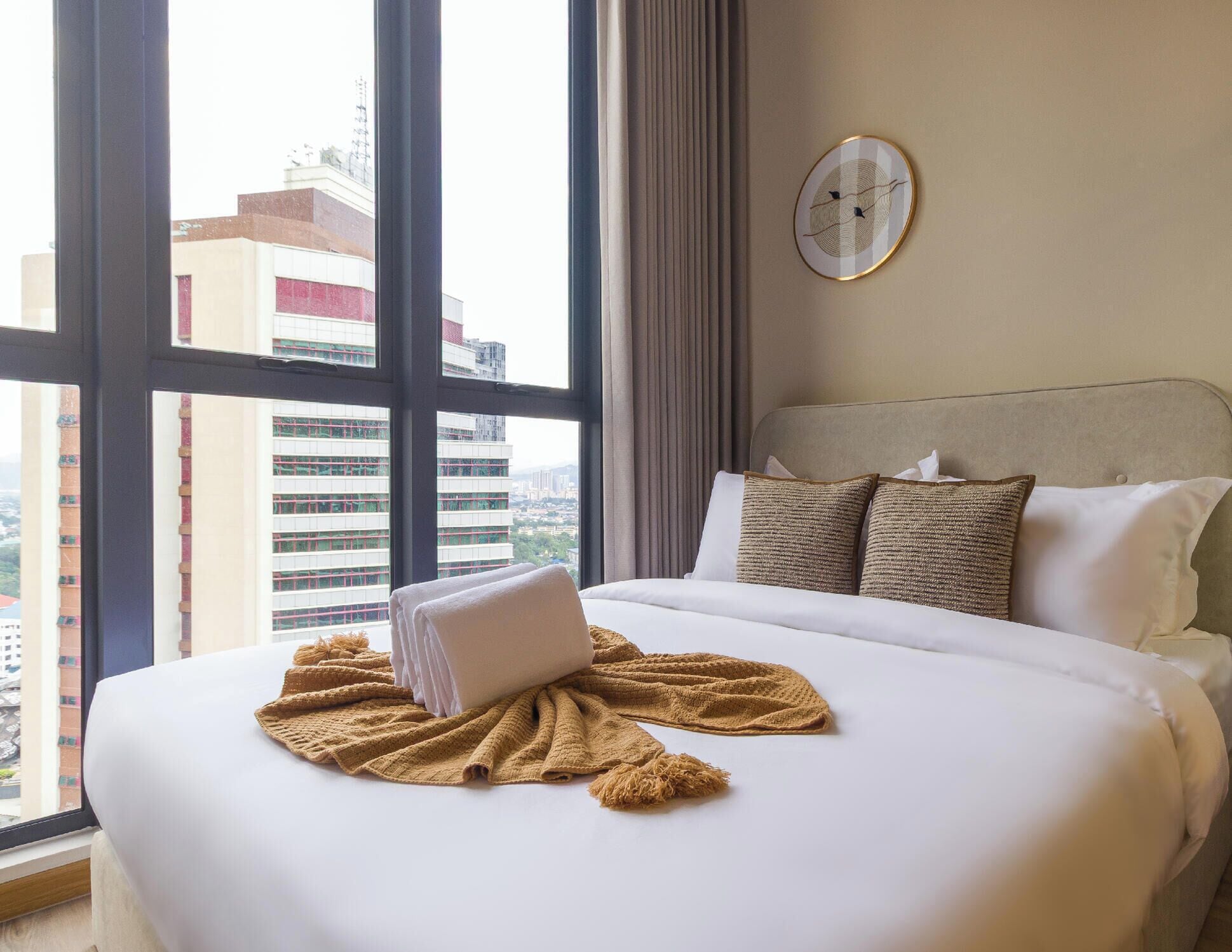Estudio Prestigio | Decoración personalizada, escritorio y cortinas blackout 