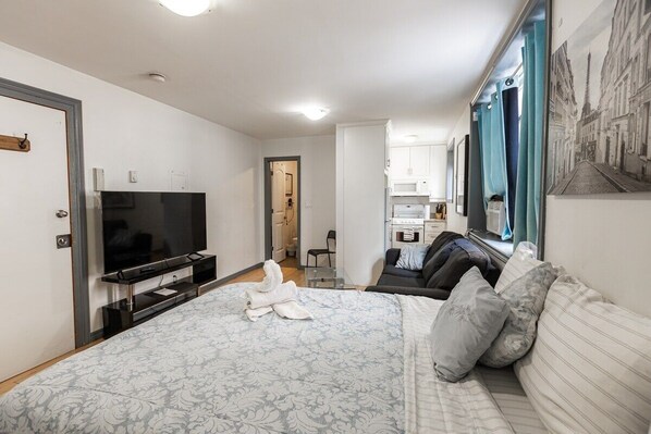 1 makuuhuone, silitysrauta/-lauta, internet, vuodevaatteet