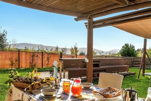 Outdoor dining - Lovely Margherita Private Pool Mugello, Vicchio, Italy (Vicchio)