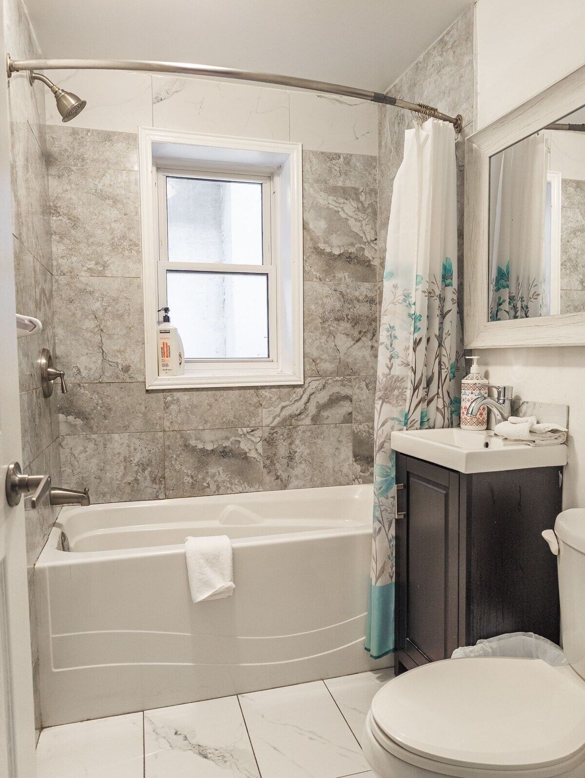 Sèche-cheveux, serviettes fournies