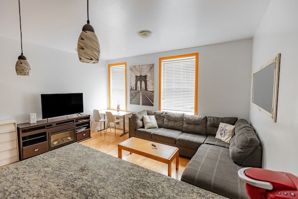 Televisor i llar de foc