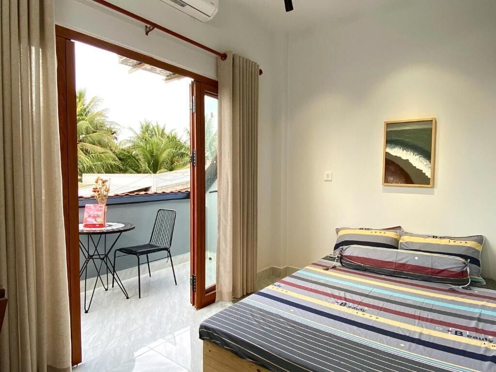 Cortinas blackout, wifi gratis y ropa de cama 