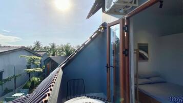Deluxe Room, Balcony, Garden View | Balcony view