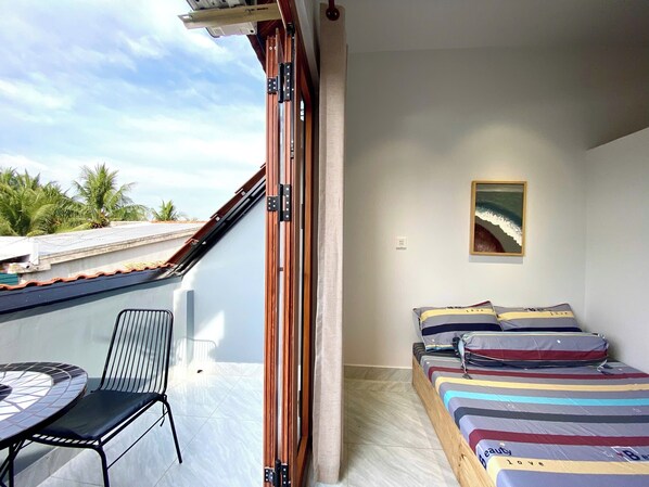 Deluxe Room, Balcony, Garden View | Blackout curtains, free WiFi, bed sheets