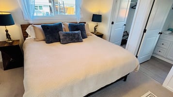 3 bedrooms, iron/ironing board, travel crib, free WiFi