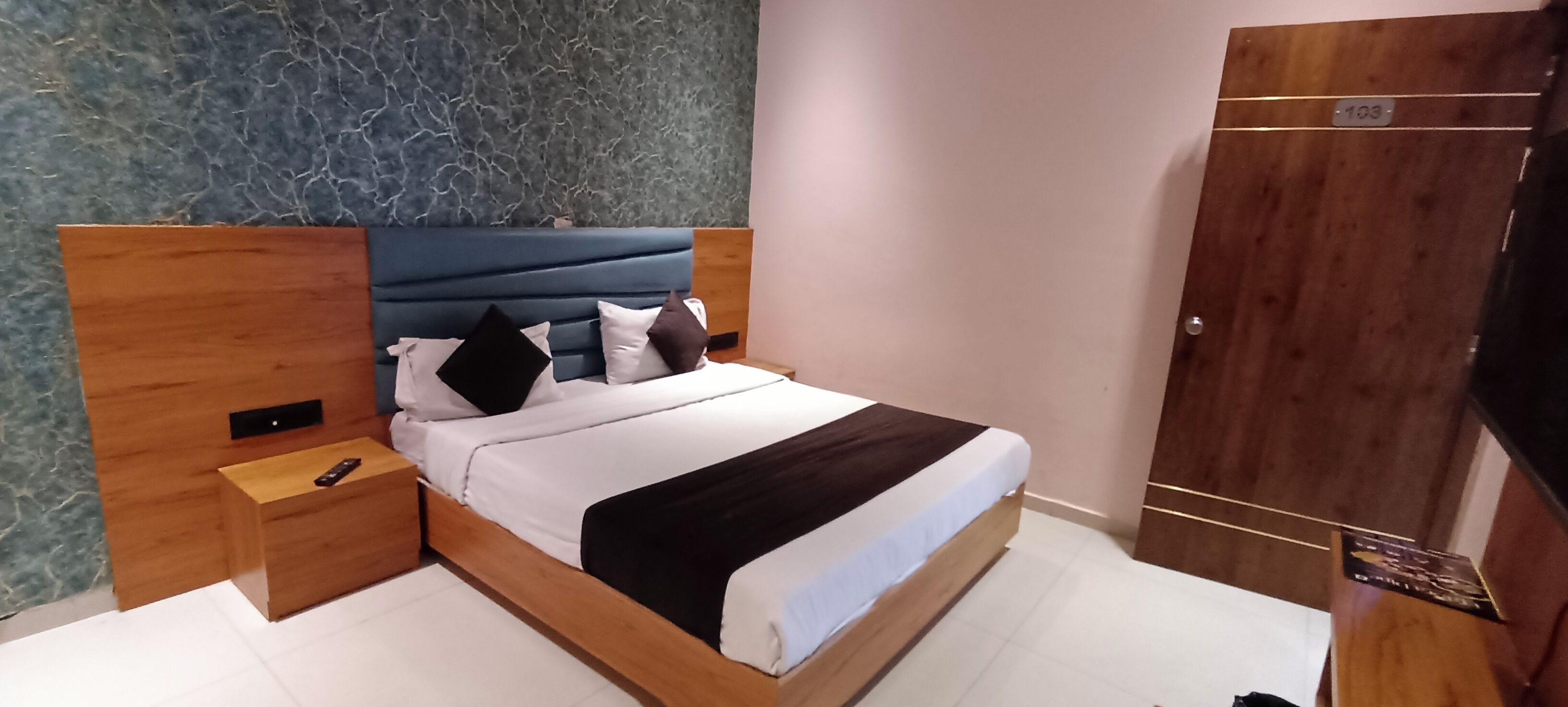 Phòng đôi, quang cảnh thành phố