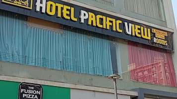 Mặt tiền nơi lưu trú