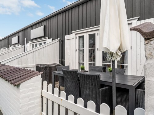"Epiphania" - 100m to the fjord by Interhome