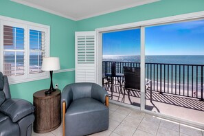 Smart TV, books, computer monitors - Madeira Gulf Front Condo Ocean Views (Madeira Beach)