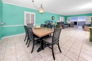 Dining - Madeira Gulf Front Condo Ocean Views (Madeira Beach)