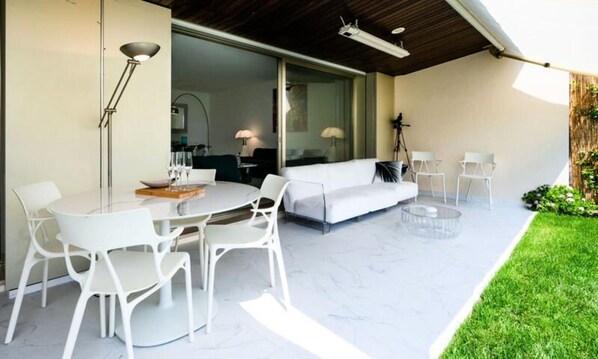 Tempat makan outdoor